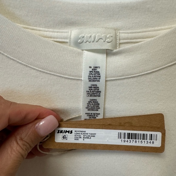 SIZE S SKIMS BOYFRIEND LONG SLEEVE T SHIRT COLOR MARBLE - Picture 2 of 3